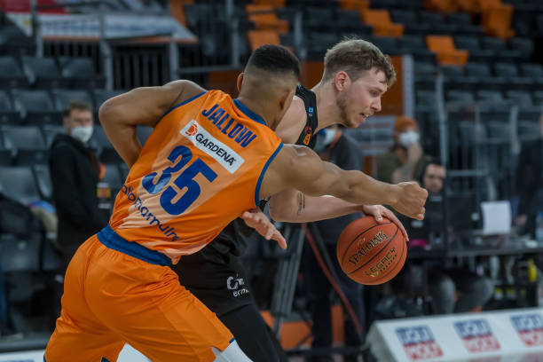 中的强大实 中的强大实